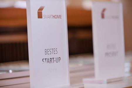 Pokal des SmartHome Deutschland Awards